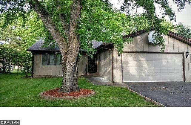 1st image of 7516 N Meadowwood Ct