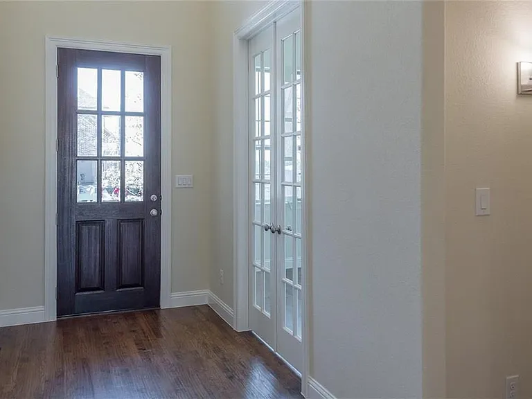 560 Thoroughbred Ave — Photo 4