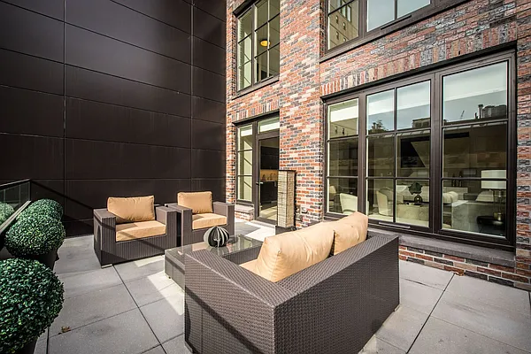 Rented by Bold New York | media 28