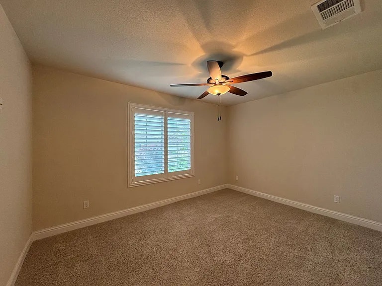 493 S Crescent Ln — Photo 14