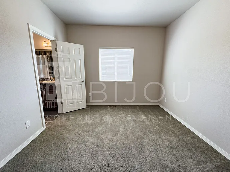 3760 Scott Ln — Photo 13