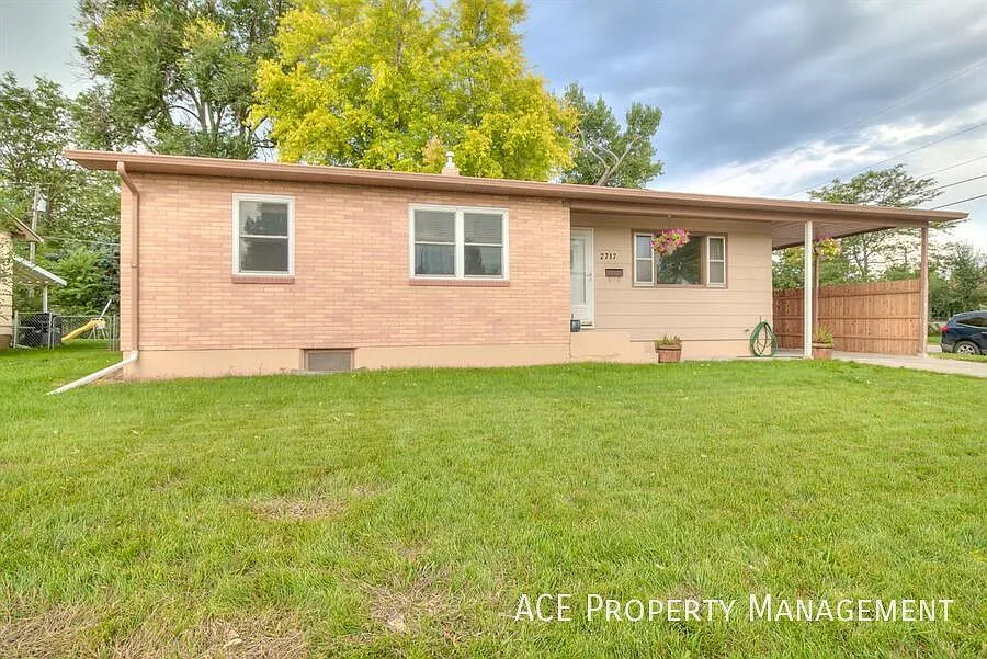4 bed, 2198 sqft, $1,845 — Photo 3