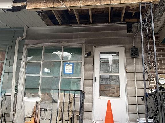 2nd image of 130 W Mahanoy St