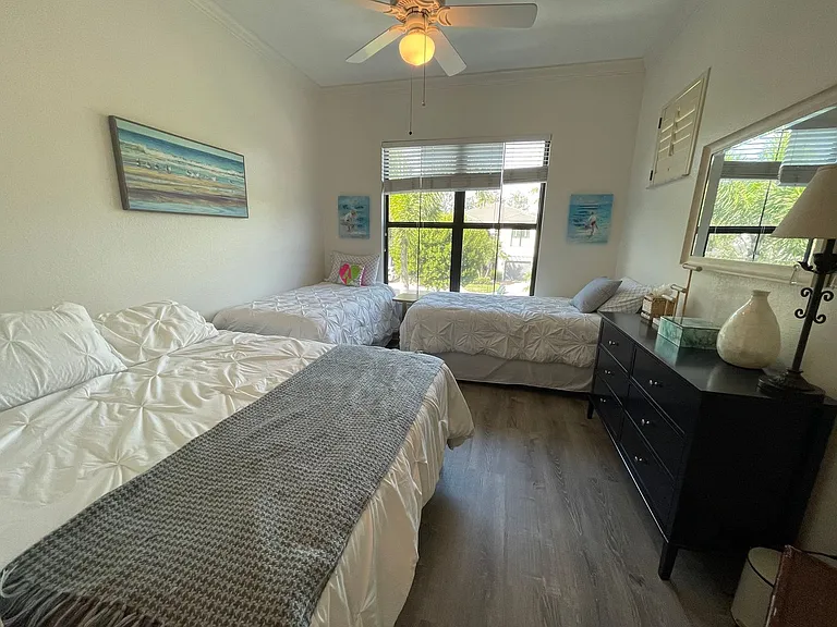 2377 Ravenna Blvd #202 — Photo 25