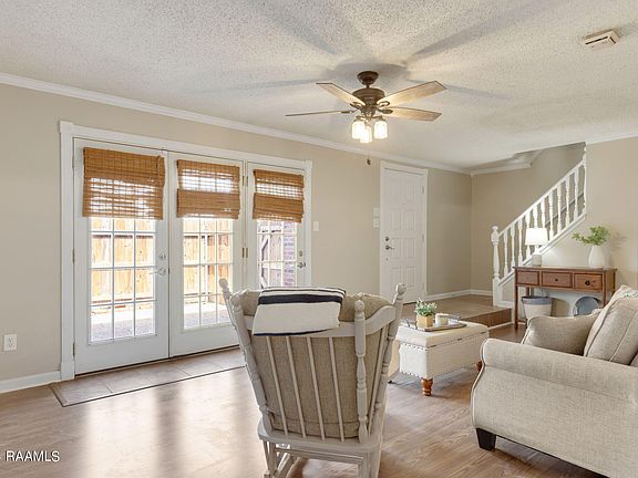 5th image of 200 Lodge Dr APT 211
