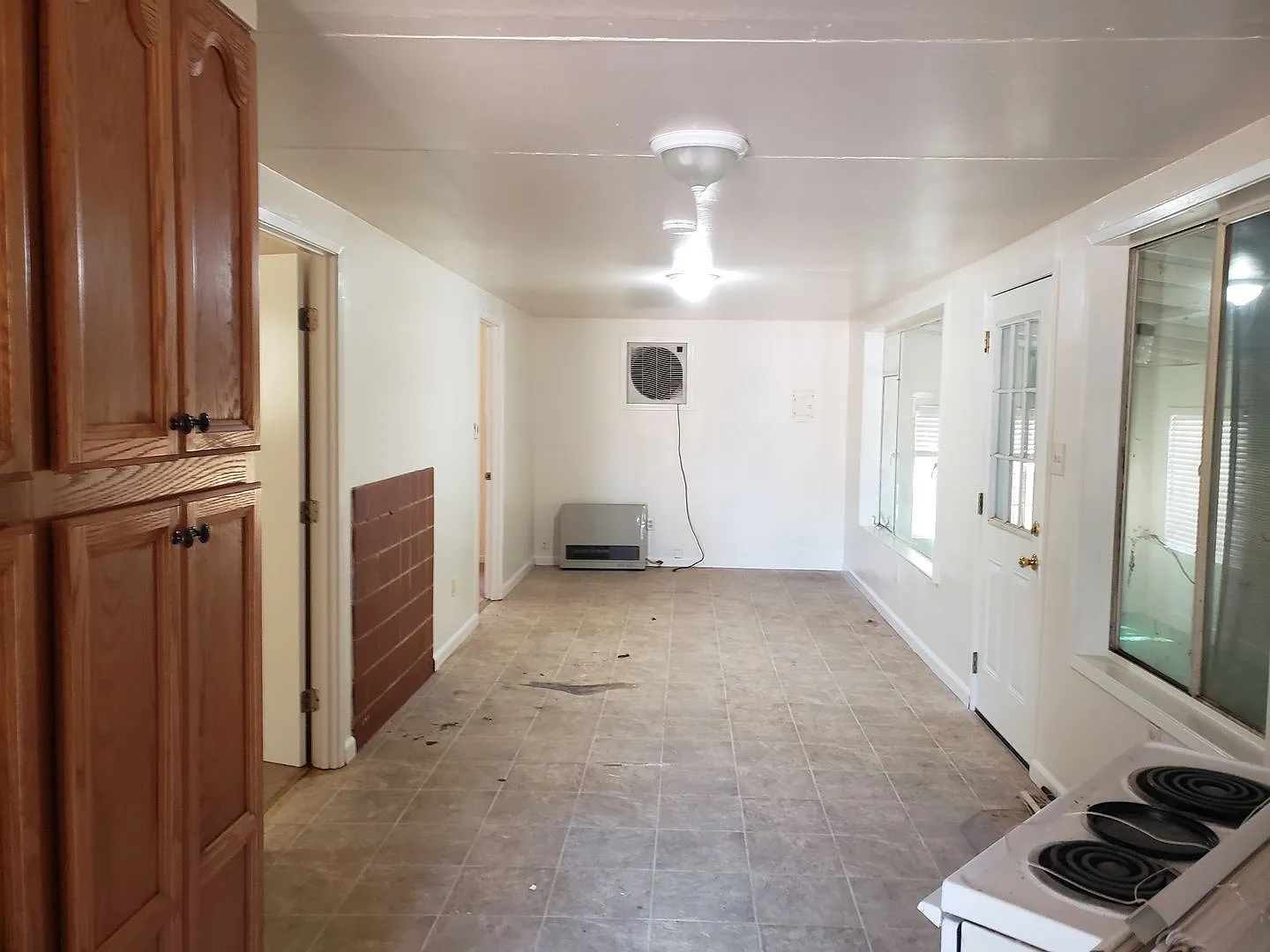 2 bed, 1.0 bath, 700 sqft, $1,250 — Photo 3
