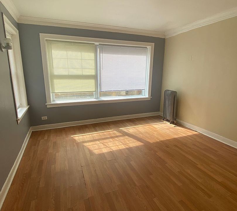 1st image of 8126 S Drexel Ave #8120-1E