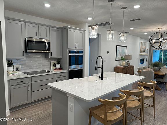 3rd image of 95222 KATHERINE Street