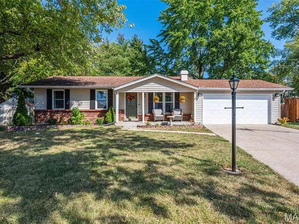 7 Southbridge Ct, Saint Peters, MO 63376