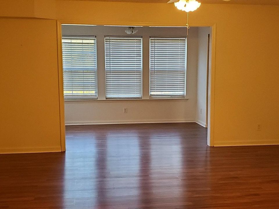 Living room/Carolina room