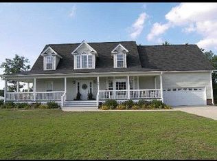 220 Whiteplains Ct, Gilbert, SC 29054