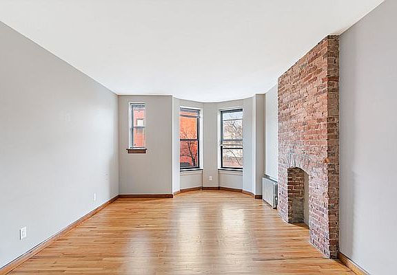 2nd image of 496 11th St APT 4