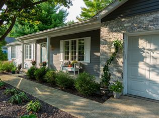 525 E Harpole St, Williamsville, IL 62693