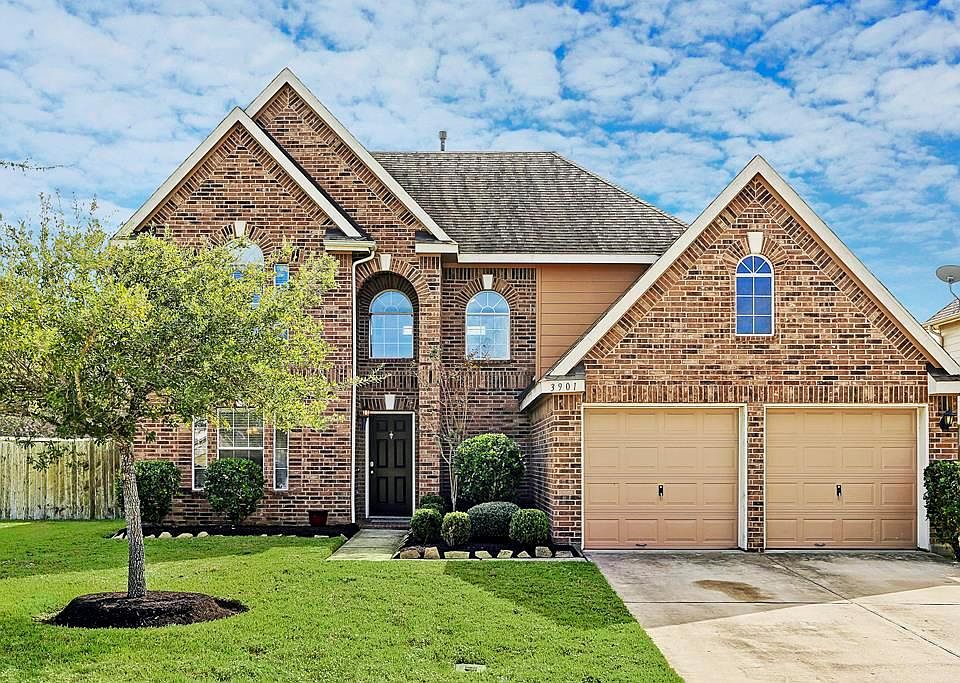1st image of 3901 Glenoak Dr