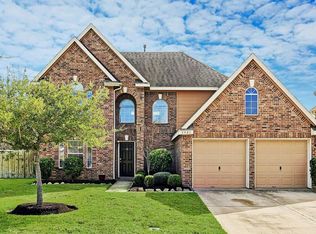3901 Glenoak Dr, Pearland, TX 77581