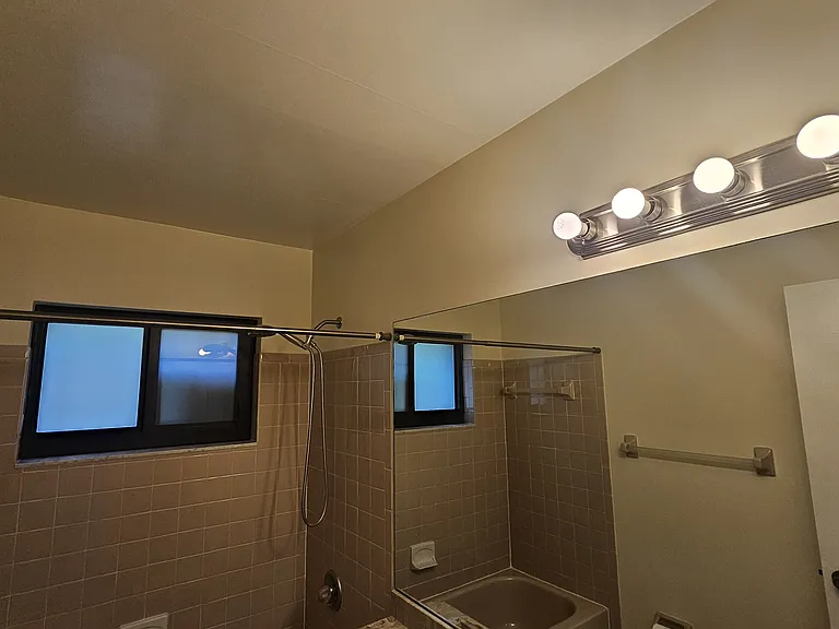 3752 Arelia Dr S — Photo 31
