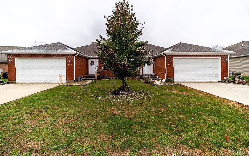 1st image of 111 Brooke Woode Dr