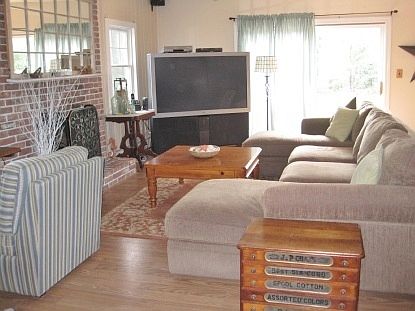 3rd image of 45 Robertson Dr