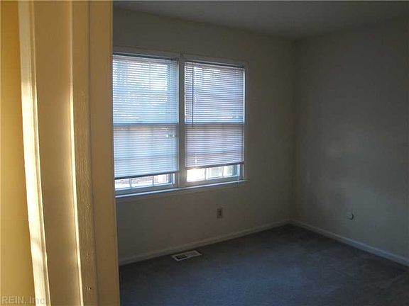 5th image of 884 Westminster Ln