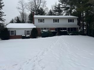6 Twilight Dr, Clifton Park, NY 12065