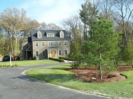 2nd image of 12 Canoe Club Ln