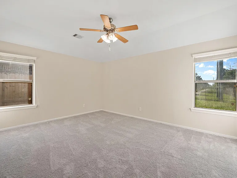 3031 E Lockeridge Village Dr — Photo 16