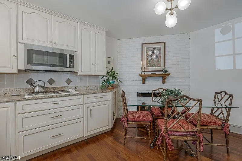 1 bed, 1.0 bath, 1000 sqft, $3,650 — Photo 4