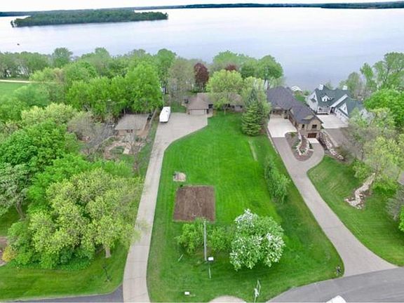 3rd image of 708 Old Beach Ln