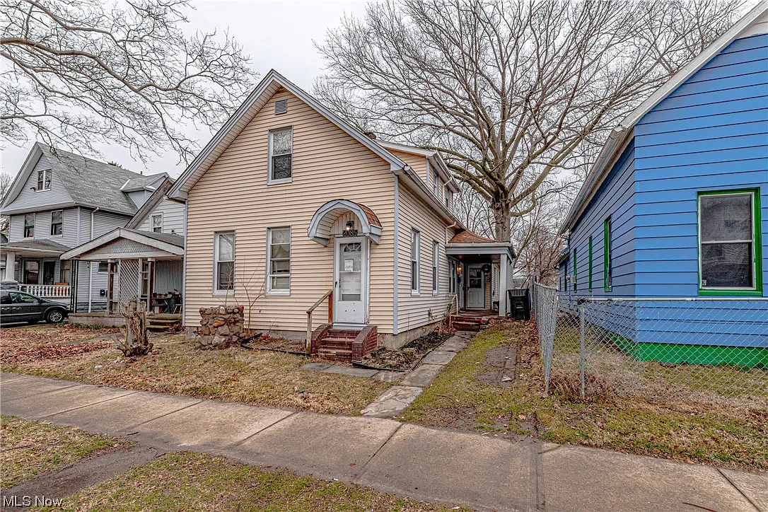 2085 W 85th St photo 1