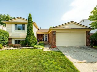 1645 Walnut Ridge Cir, Canton, MI 48187