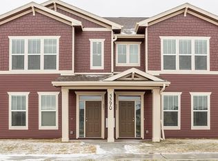 5590 S Prairie View Dr #201, West Des Moines, IA 50266