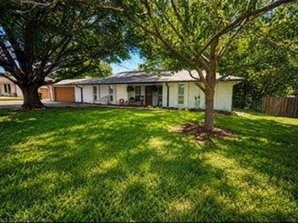 815 S 4th St, Crandall, TX 75114