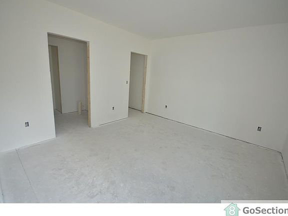5th image of 307 Nogales St