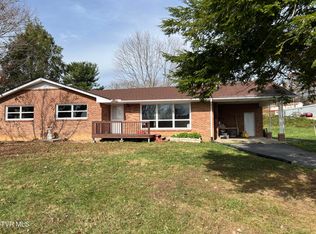 236 Lamp Lighter Ln, Nickelsville, VA 24271
