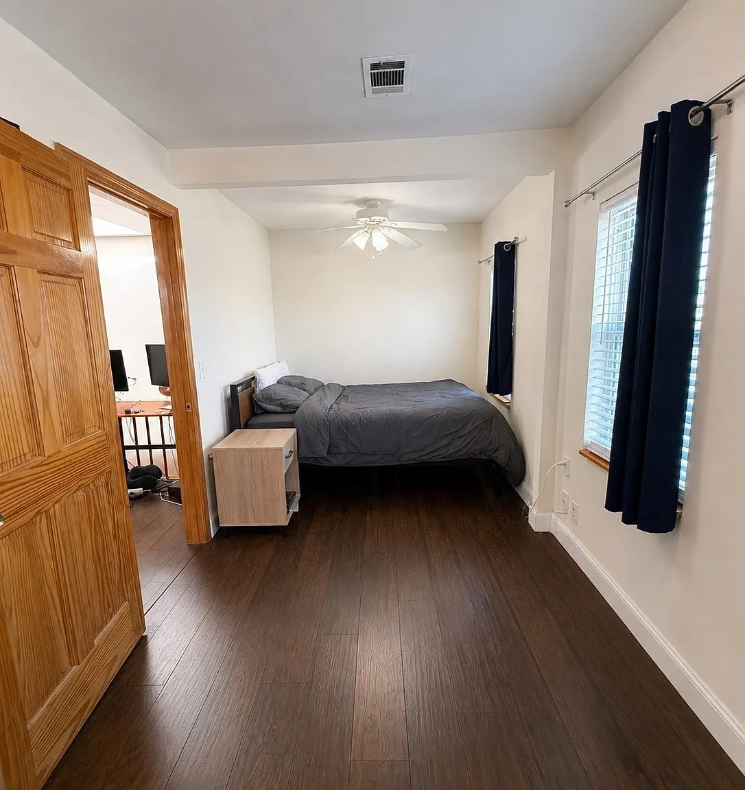 1 bed, $2,360 — Photo 3