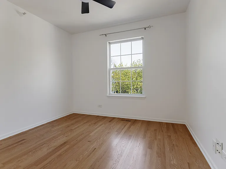1113 Orleans Dr — Photo 16