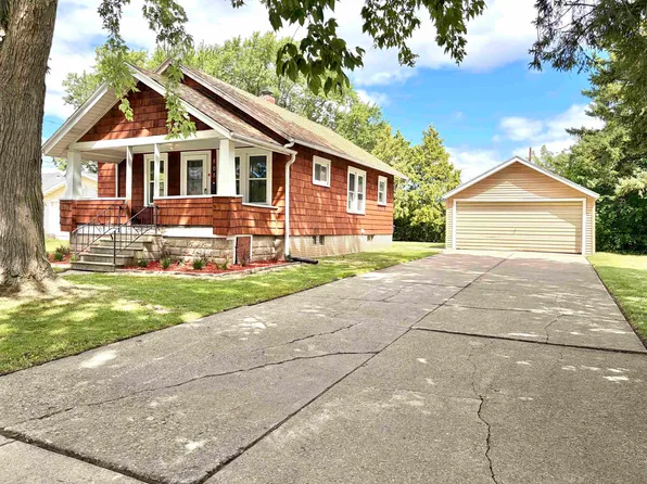 808 7th St, Green Bay, WI 54304