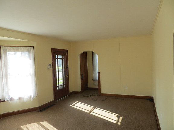 3rd image of 542 Bellefontaine Ave