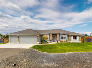 76402 E Timothy Ln, Kennewick, WA 99338