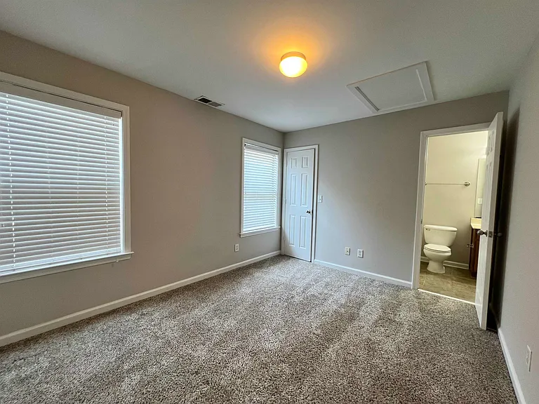 154 Island Bluff Dr — Photo 15