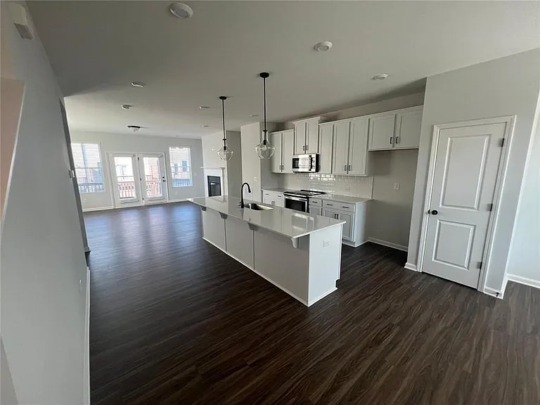 700 Payton Ln — Photo 8