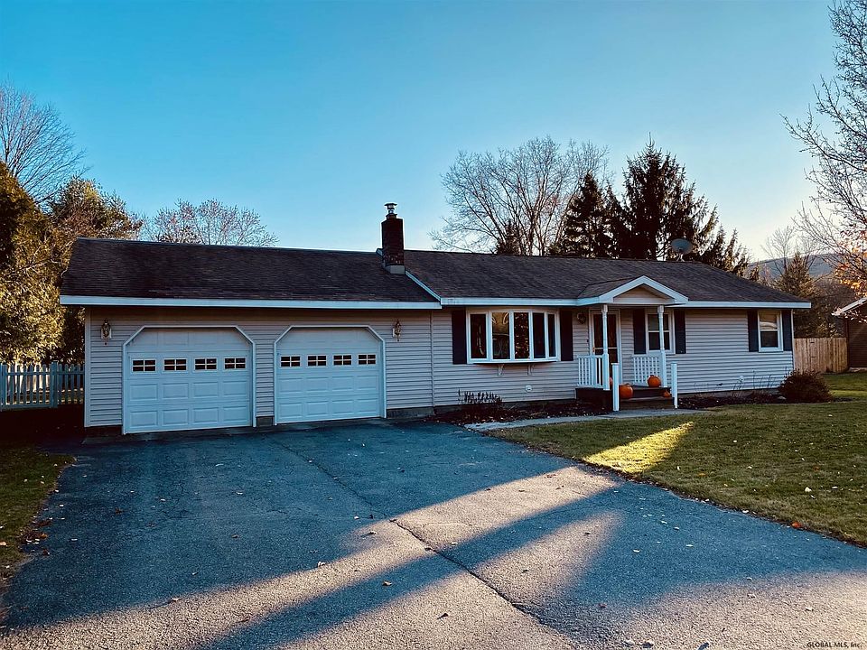 1st image of 5 Applehouse Ln