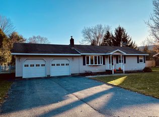 5 Applehouse Ln, Queensbury, NY 12804