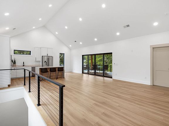 4th image of 75 Kilcoole St