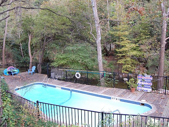 2nd image of 1801 Westlake Dr #Downstairs