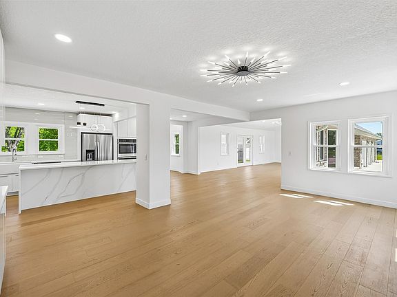 3rd image of 4390 E Broadway Ave