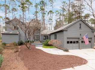 126 Tall Pines Ct, Lake Wylie, SC 29710