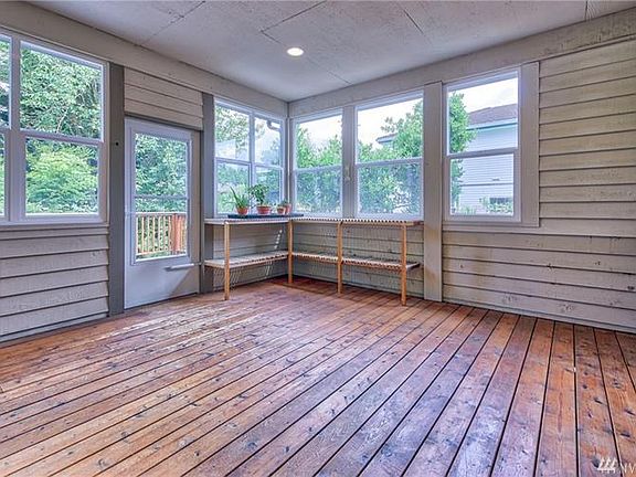 5th image of 3512 Victoria Ct SE
