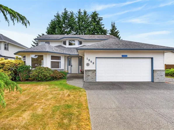 1353 Ocean View Ave, Comox, BC V9M 3R2