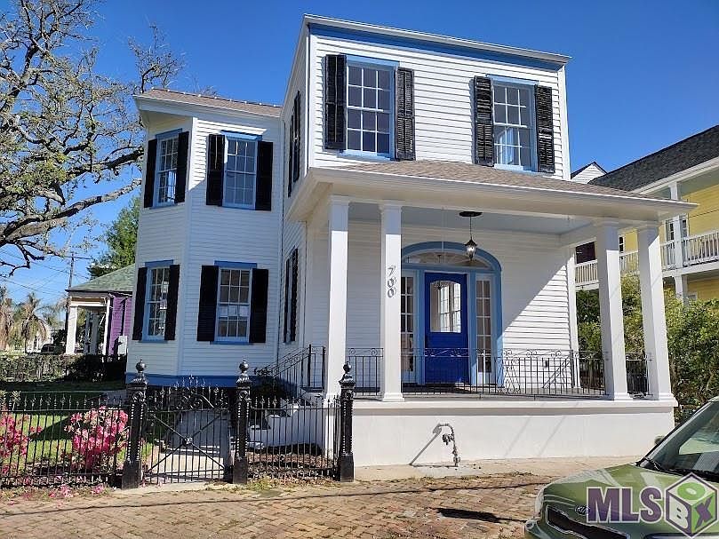 1st image of 700 Pelican Ave